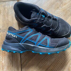 Boys Salomon Speed Cross Trail shoes size 2